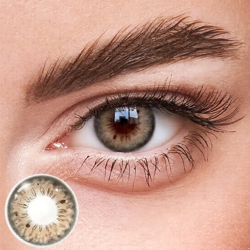 EyeLensy Stunna Girl Brown Színes Kontaktlencse 1 Év