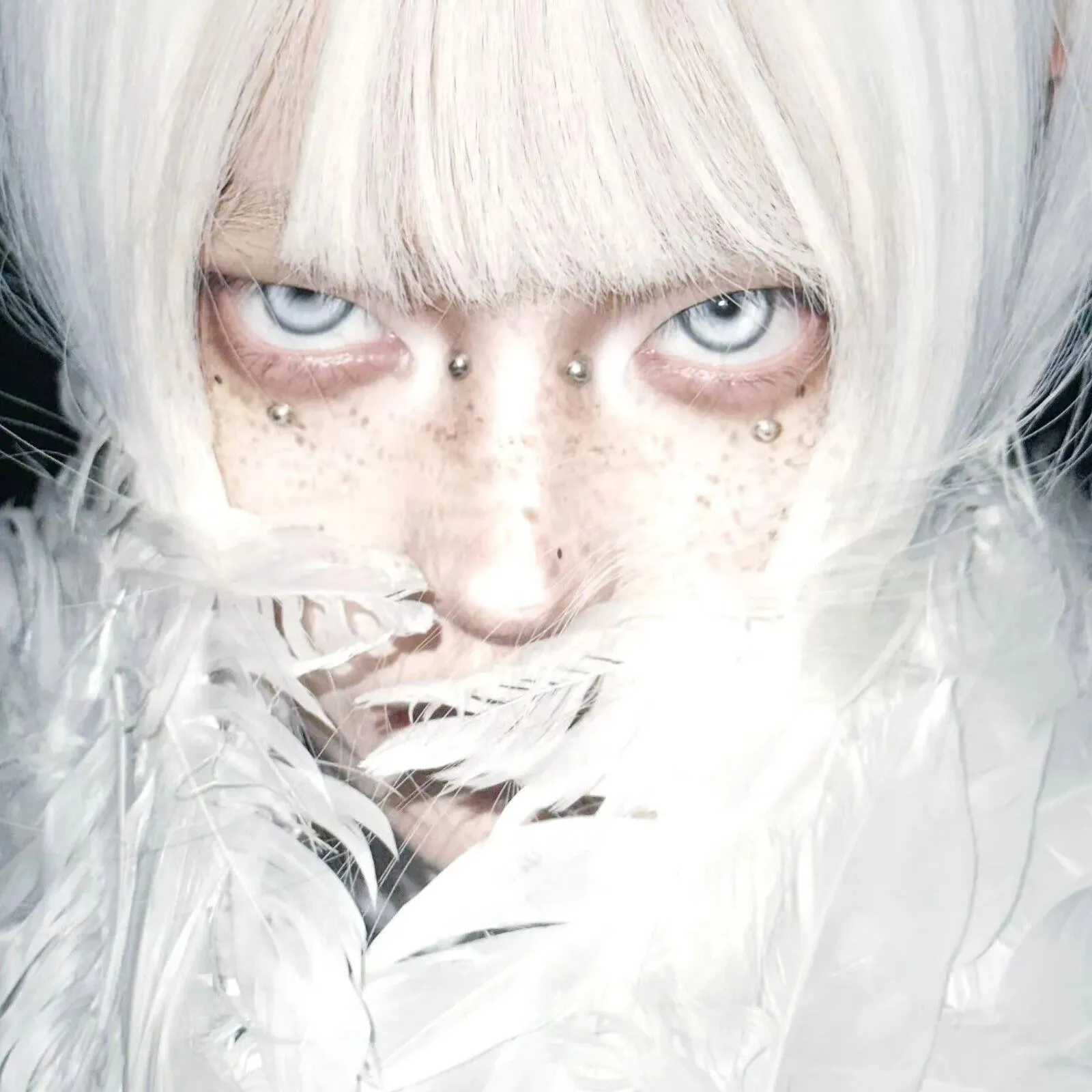 EyeLensy Nebula White Színes Kontaktlencse 1 Év
